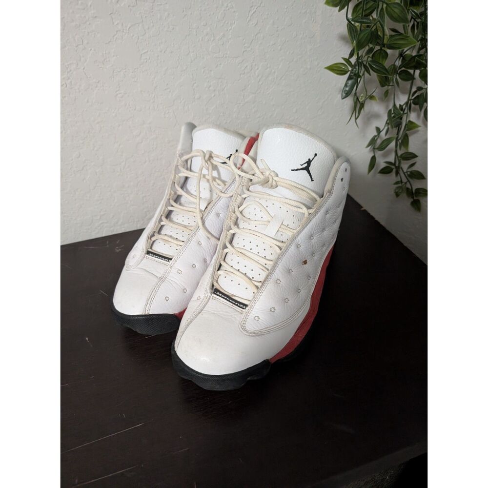 Air Jordan 13 Retro “Chicago” White Red Black Sneakers Size 8.5 Men’s